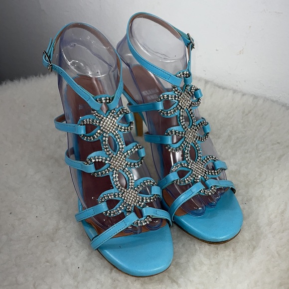 HELENA AND KRISTIE HEELS - Picture 3 of 12